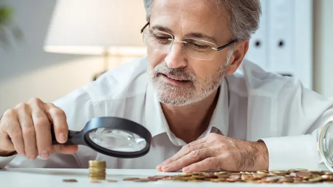 You are currently viewing Not Sure What To Do With Your Old Coins or Bills? Let These 3 Experts Help You
